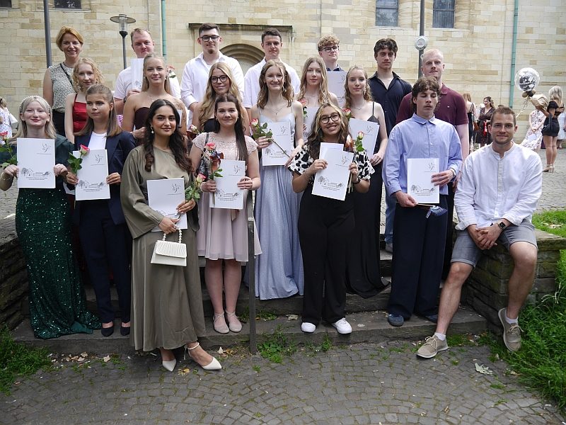 Foto zum Beitrag „Wir gratulieren den Abschlussjahrgängen!“