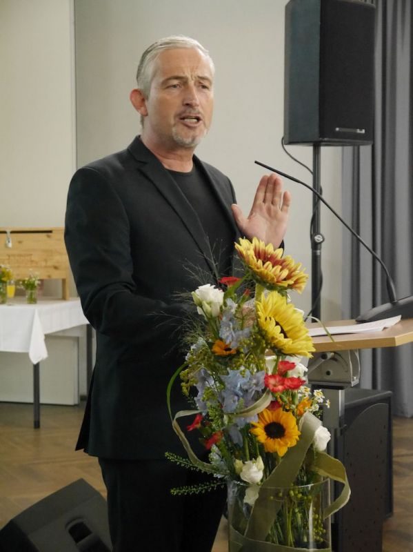 Foto zum Beitrag „ZEITSPIELSPIELZEIT – Verabschiedung von Gregor Rüter in den Ruhestand“