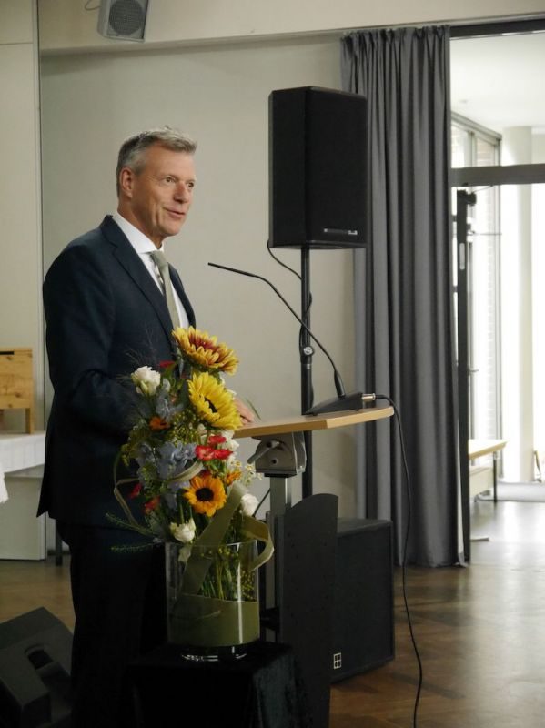 Foto zum Beitrag „ZEITSPIELSPIELZEIT – Verabschiedung von Gregor Rüter in den Ruhestand“